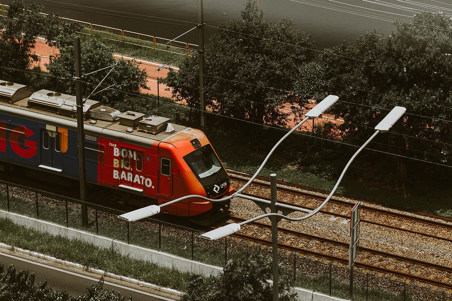 Orange-black-1500x1000