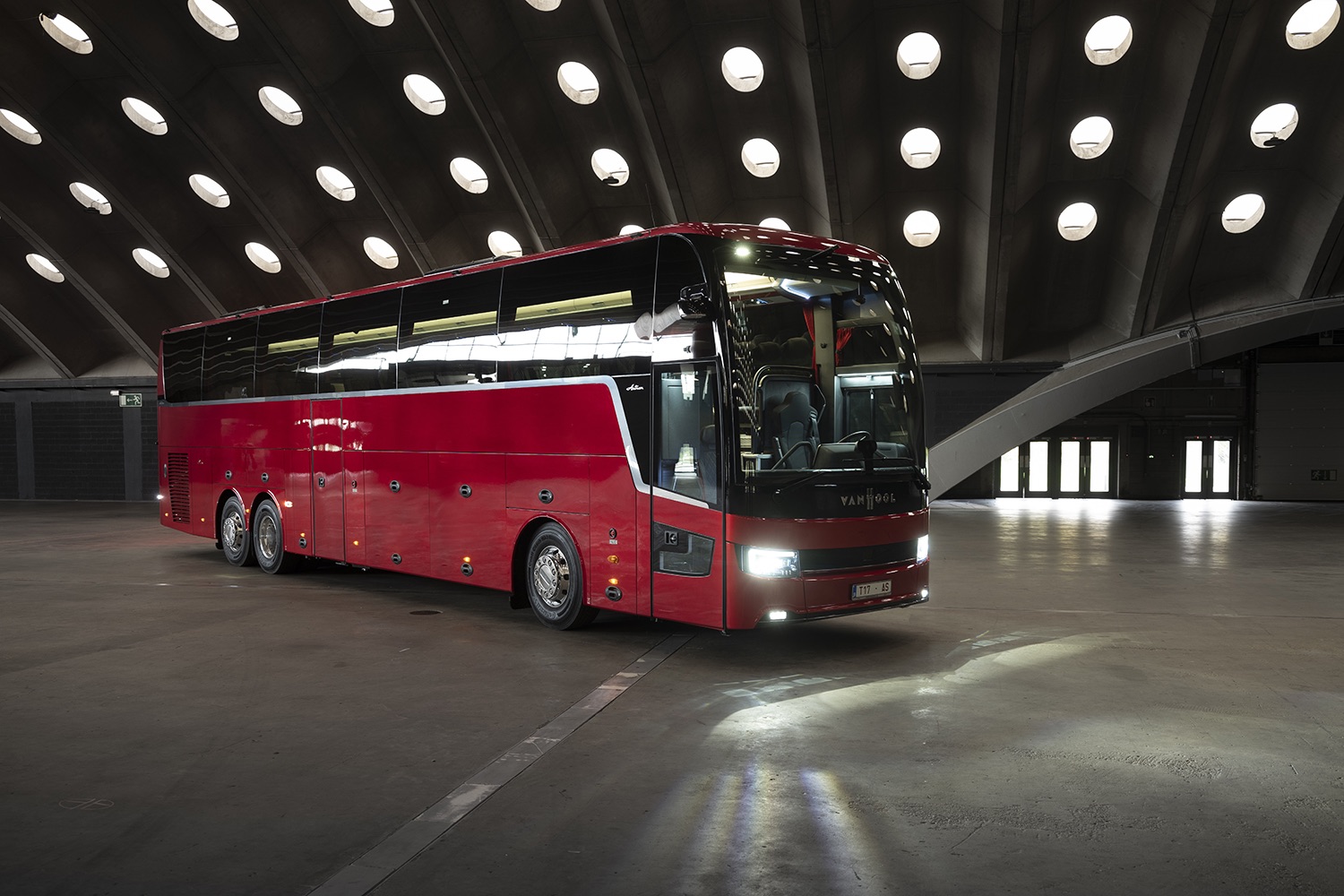 Vanhool-red-1500x1000